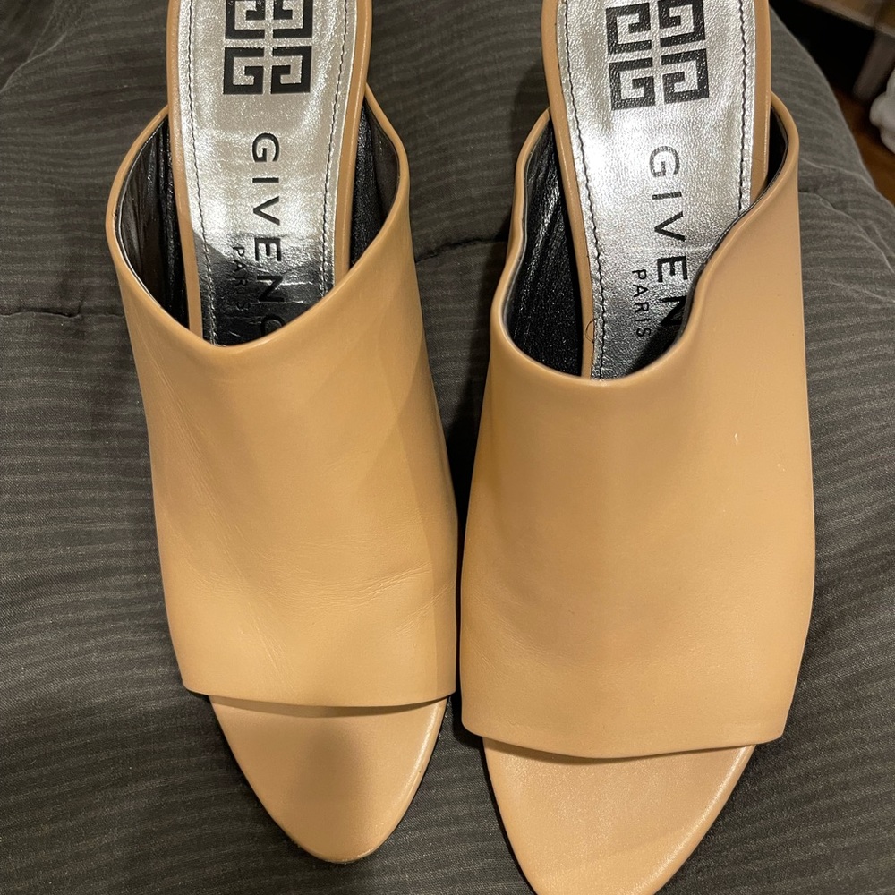 Givenchy Slide Sandal In Tan Color Size 38.5 - image 3